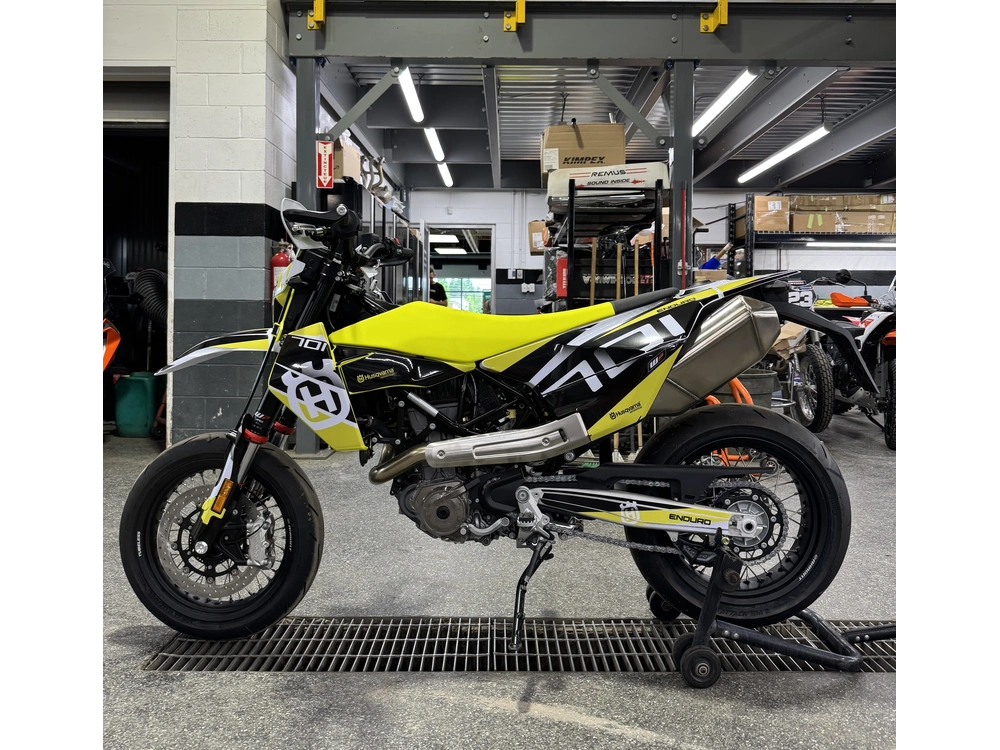 2026 Husqvarna 701 Supermoto alt