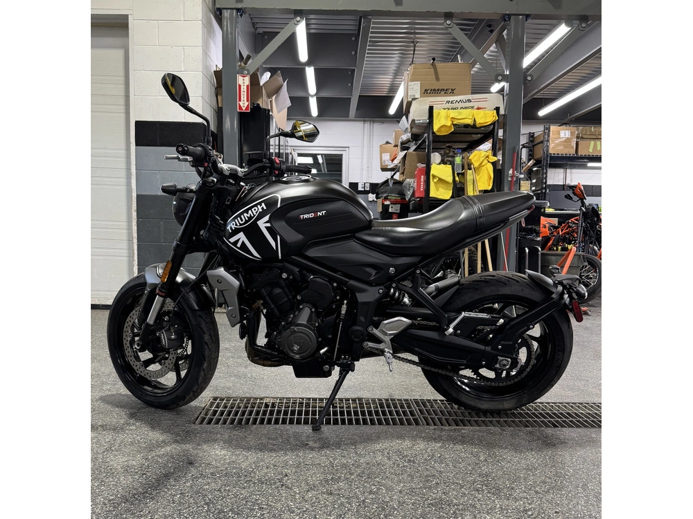 2022 Triumph Trident 660 alt