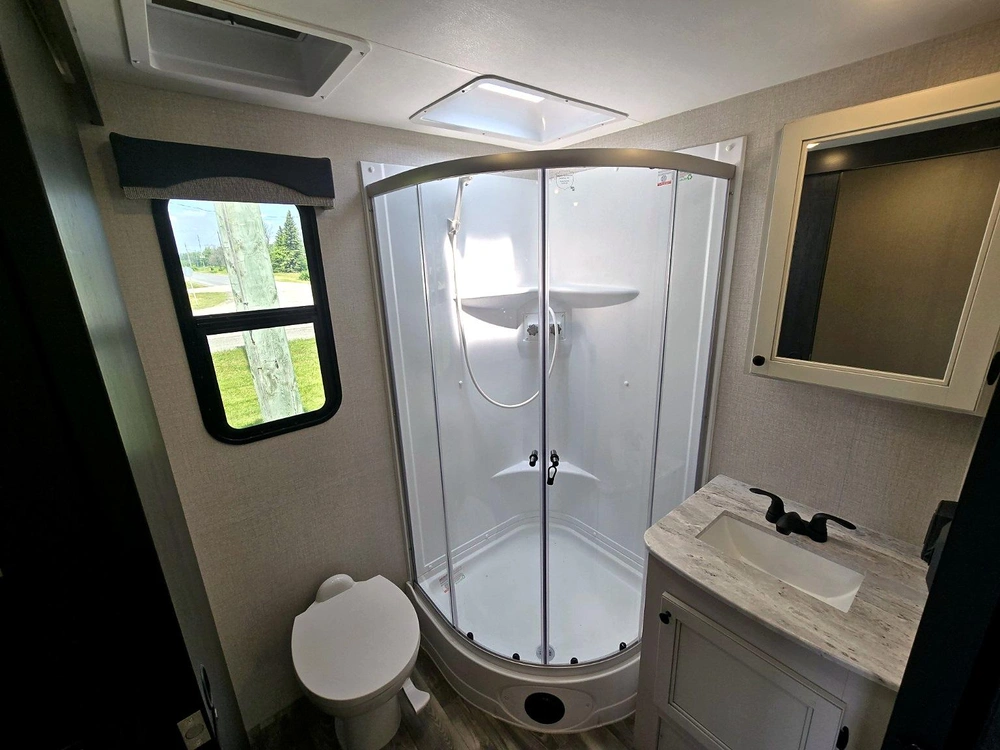 2022 Jayco Starcraft 252rb alt