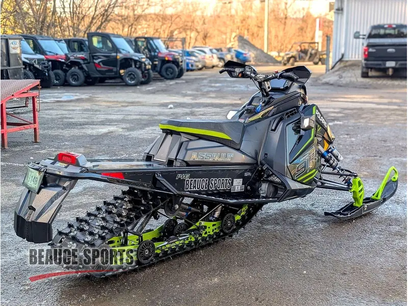Polaris SNO-26 9R SB ASSAULT 146 SWITCHBACK 900CC DÉMO AVEC CLOUS 2026