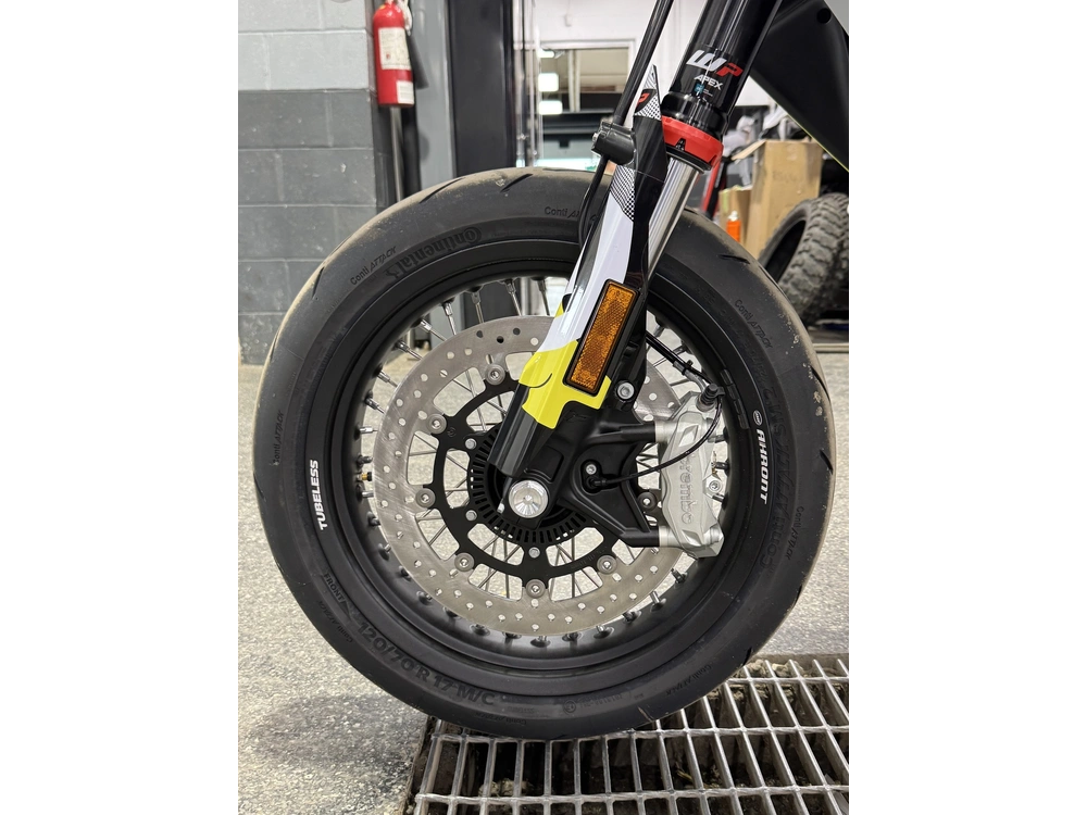 2026 Husqvarna 701 Supermoto alt
