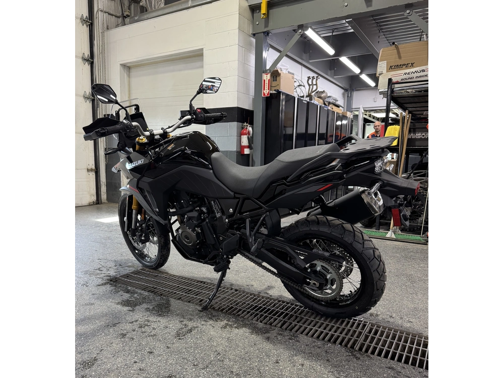 Suzuki V-strom 800de Aventu 2026 alt