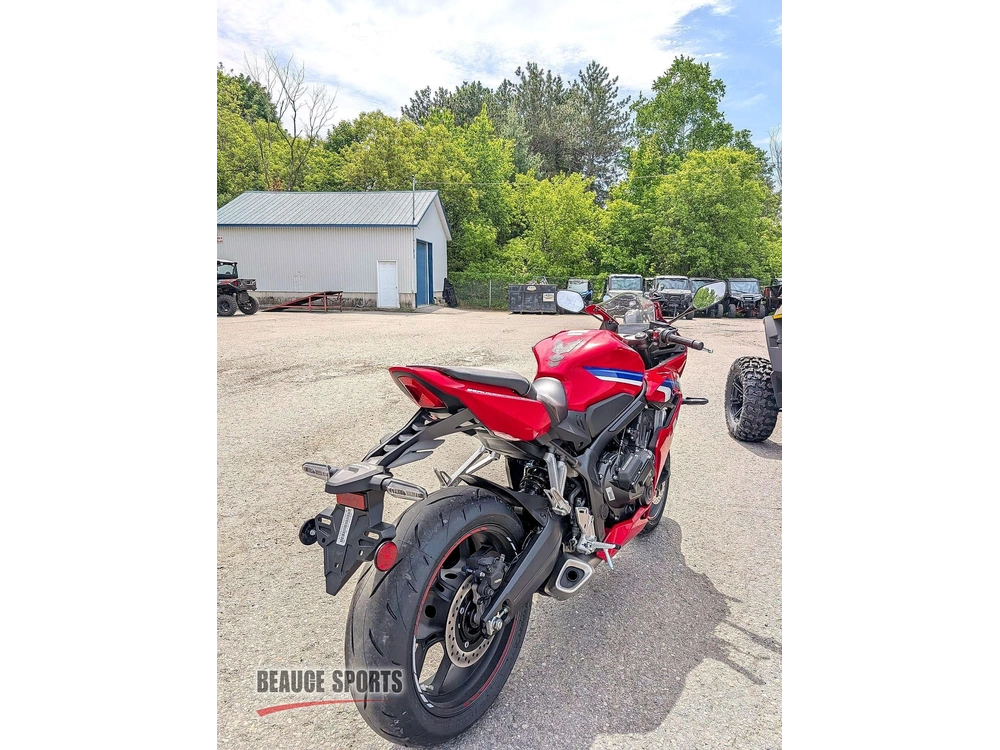 Honda Cbr650ract 🎯 Moto Sport 4 Cylindres Polyvalente Facile R7 Rs660 Gsx8r Performance Route 🟢 2026 alt