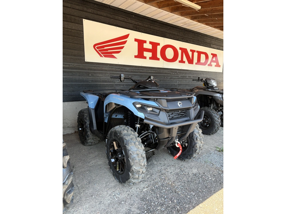 2026 Can-am Out Xt 700 alt