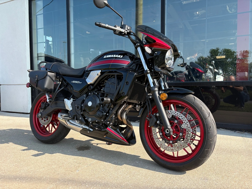 Kawasaki Z650rs 550 Km 2026 alt