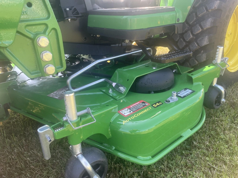 2024 John Deere 2025r alt