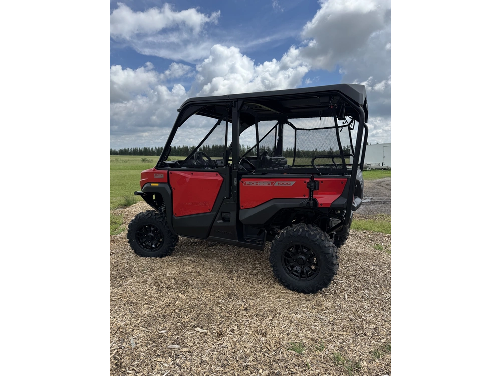 2026 Honda Pioneer 1000-5p Dlx, Red alt
