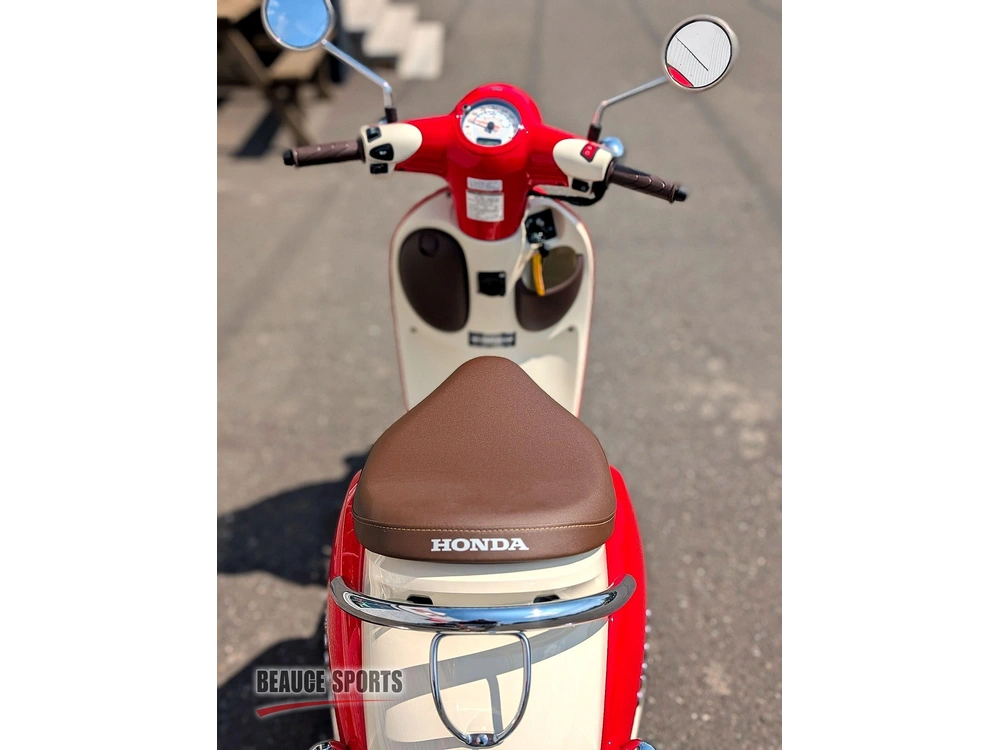 Honda Giorno Ncw50s | 🌍 Rival Piaggio Typhoon 50, Vespa Primavera 50 & Yamaha Jog 🌍 2025 alt