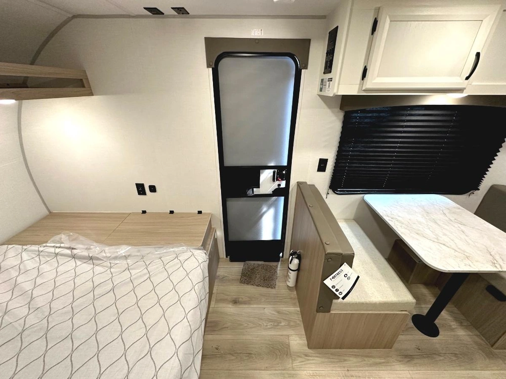 2027 Coachmen Clipper 18bh alt