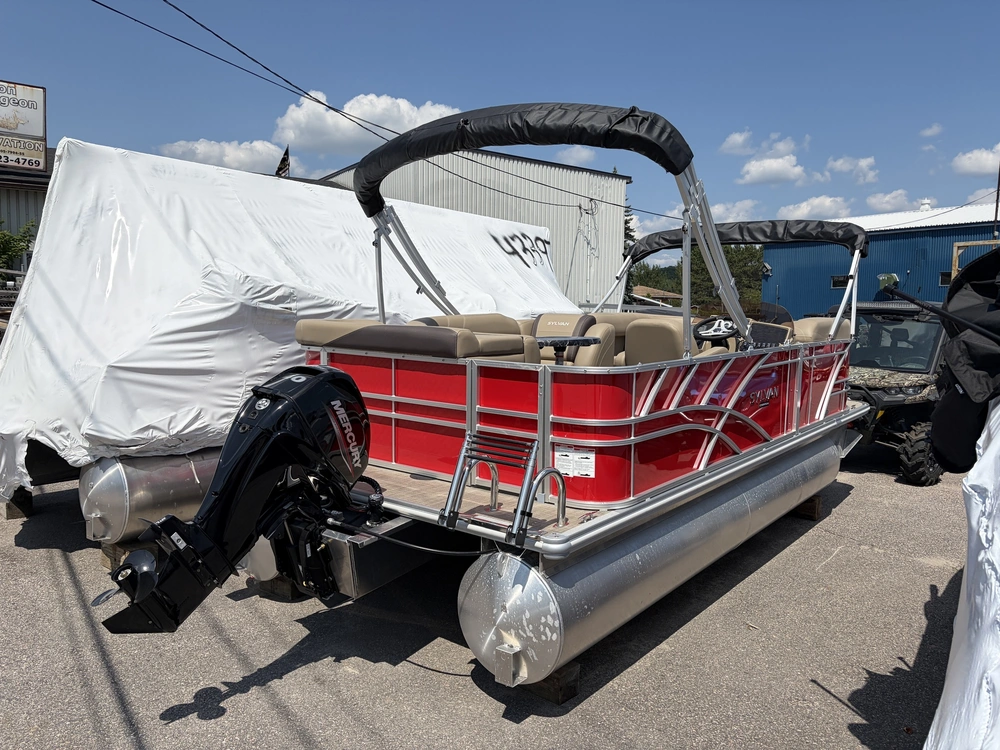 Sylvan Mirage 820 Cruise 2026 alt