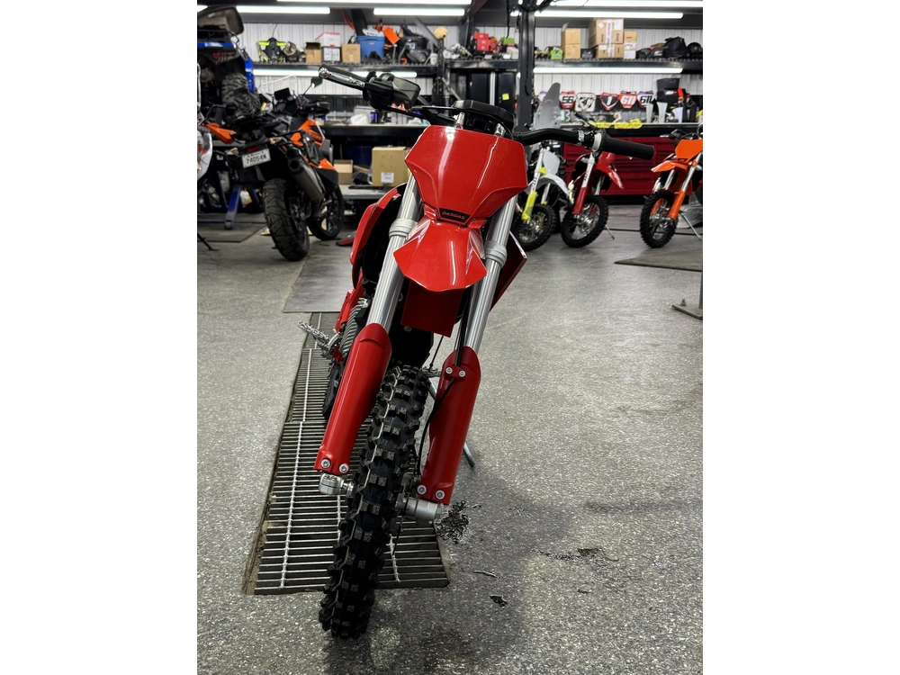 2027 Gasgas Mc-e 5 alt