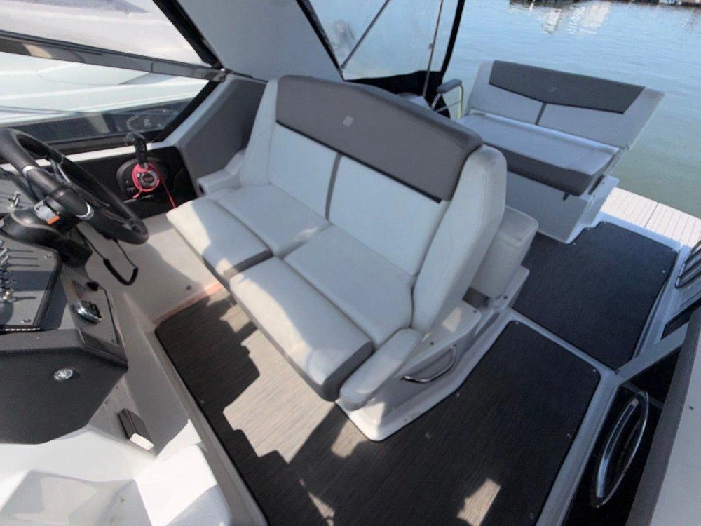 2021 Four Winns 275 Vista 6.2l/b3 alt