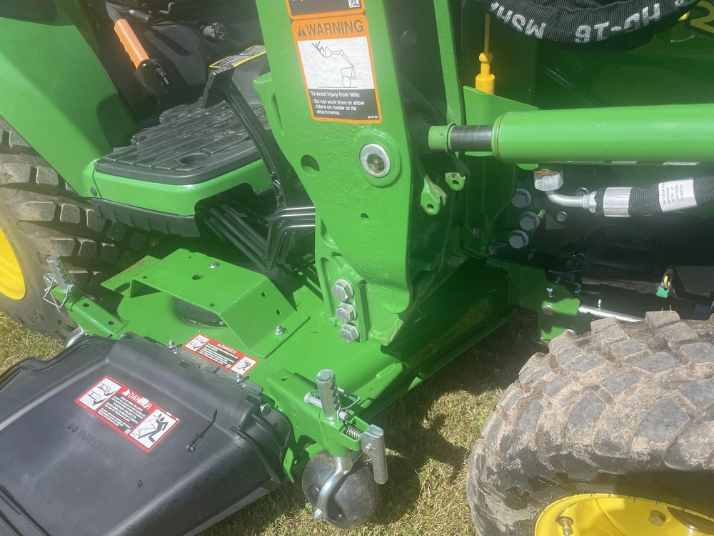 2024 John Deere 2025r alt
