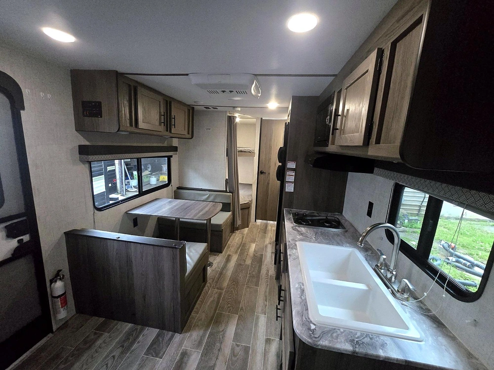 2022 Gulf Stream Ameri Lite 248bh alt