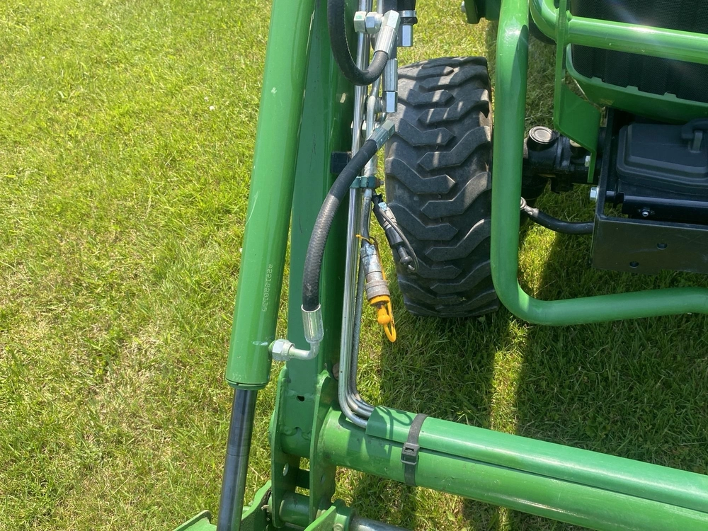 2020 John Deere 2025r alt