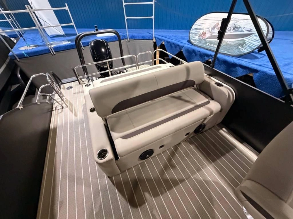 2026 Bentley Legacy 223 Swingback alt