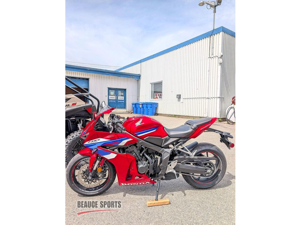 Honda Cbr650ract 🎯 Moto Sport 4 Cylindres Polyvalente Facile R7 Rs660 Gsx8r Performance Route 🟢 2026 alt