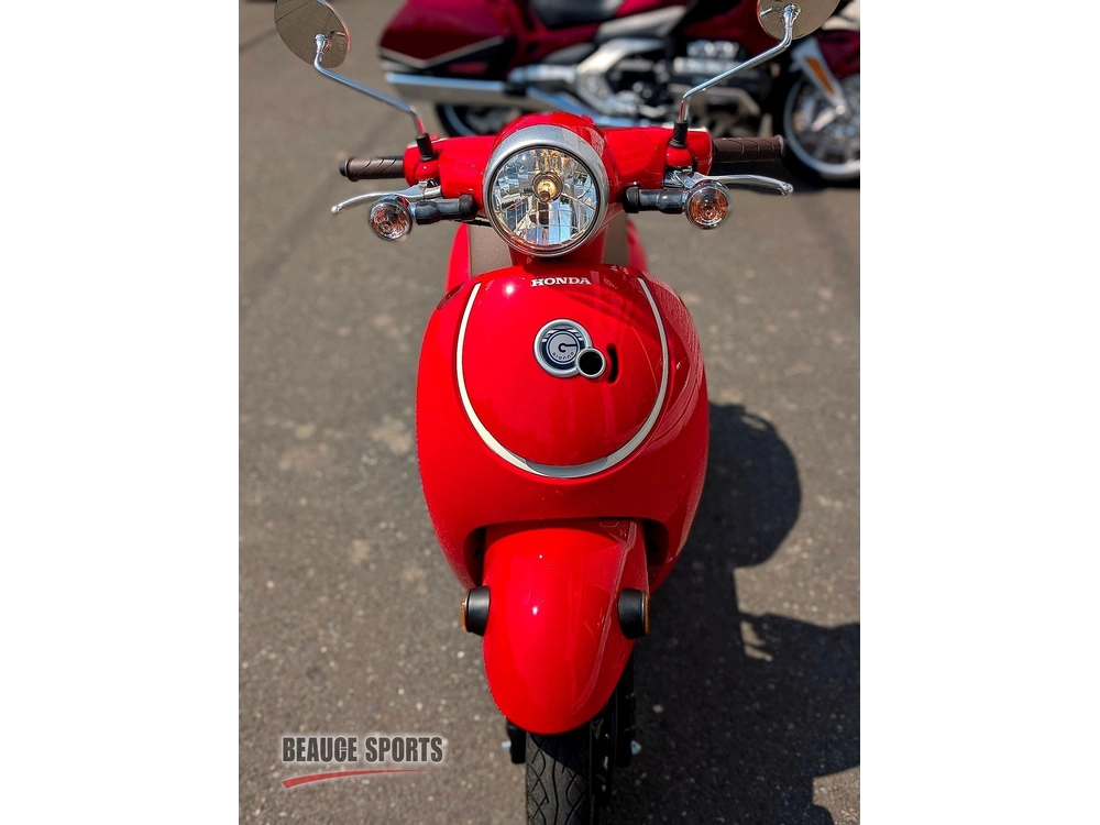 Honda Giorno Ncw50s | 🌍 Rival Piaggio Typhoon 50, Vespa Primavera 50 & Yamaha Jog 🌍 2025 alt