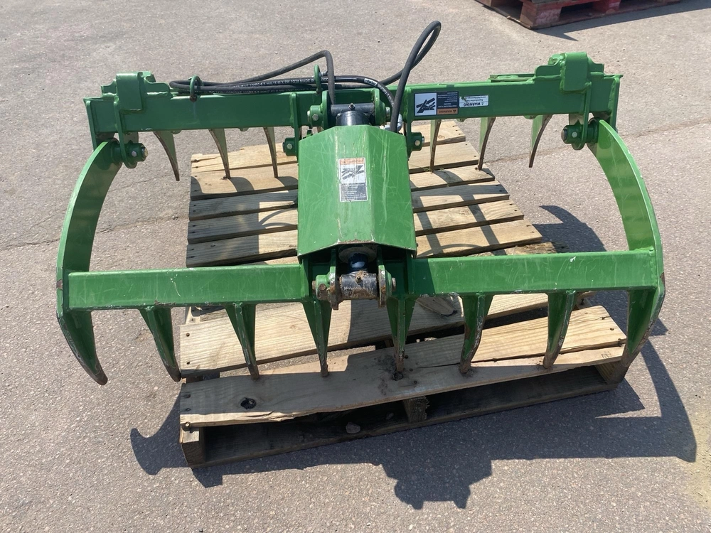 2020 John Deere 2025r alt
