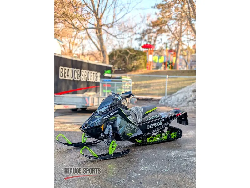 Polaris SNO-26 9R SB ASSAULT 146 SWITCHBACK 900CC DÉMO AVEC CLOUS 2026