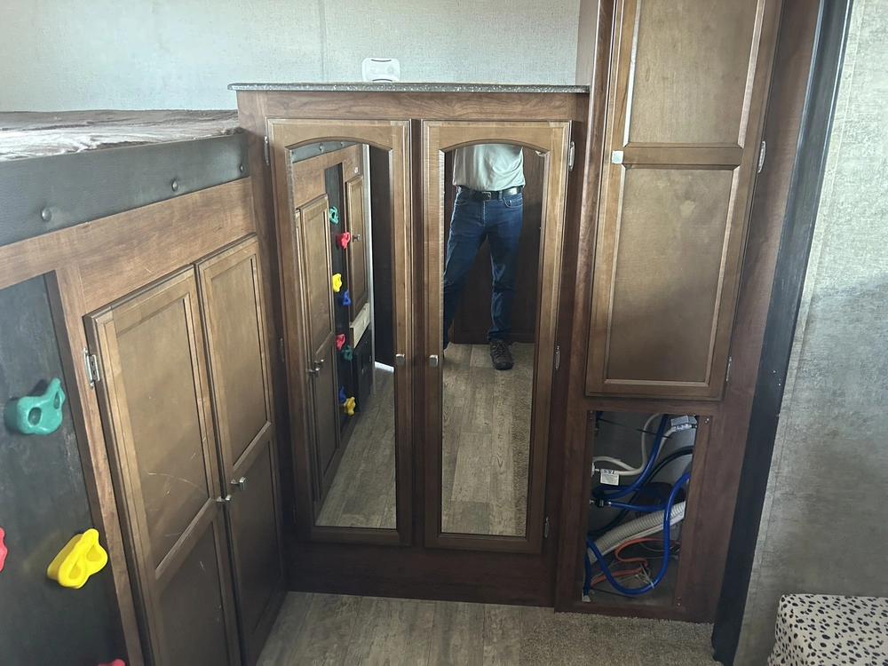 Coachmen Freedom Express 320bhdsle 2018 alt