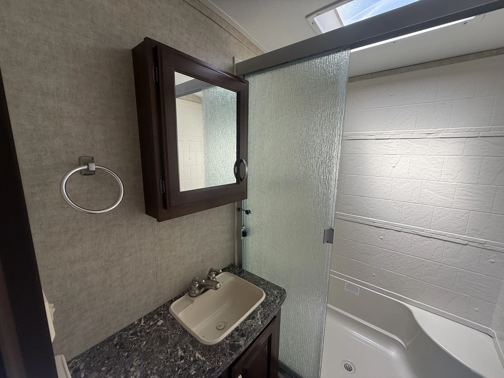 2014 Keystone Rv Laredo 322rl alt