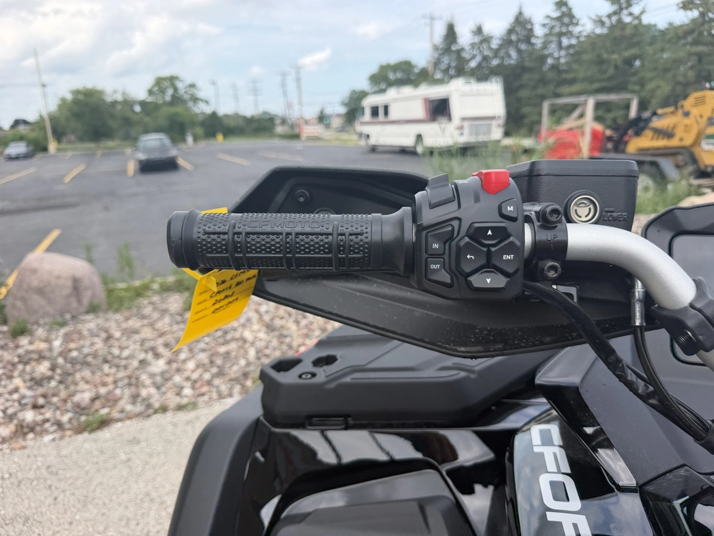 2026 Cfmoto Cforce 800 Touring alt