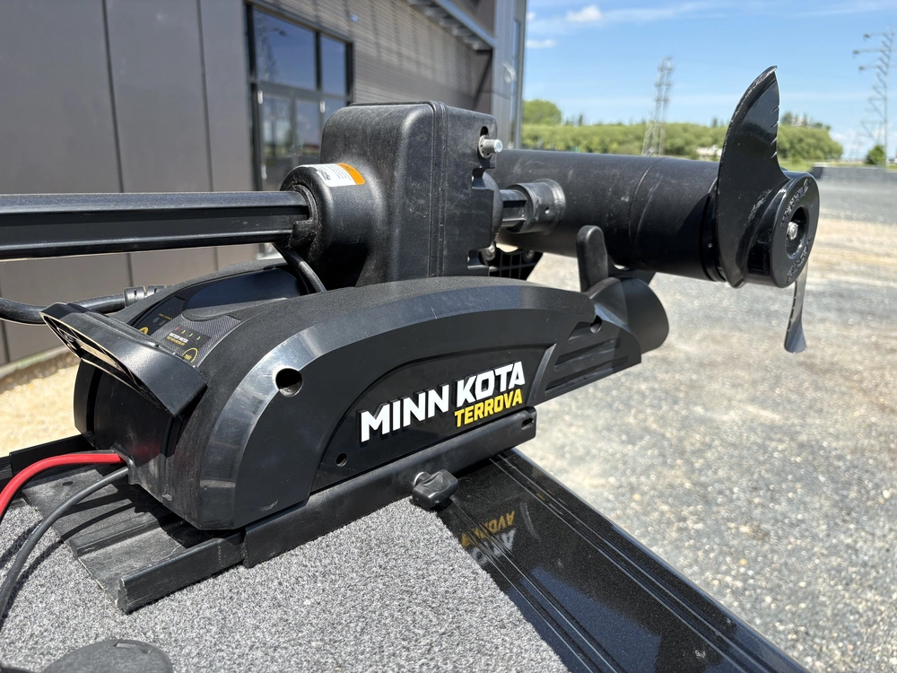 2026 Crestliner 1750 Fish Hawk Wt Jumpseat Black alt