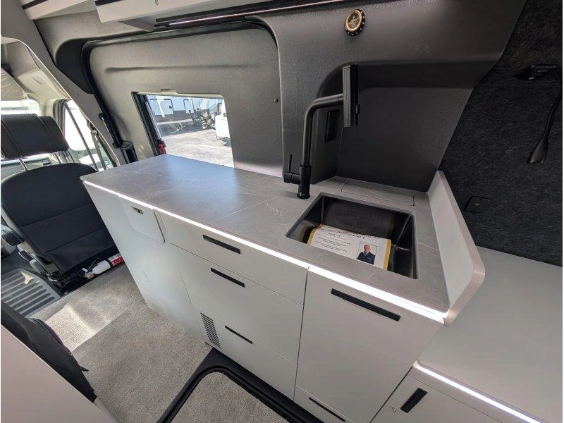 Grand Design Lineage Lvt1 2027 alt