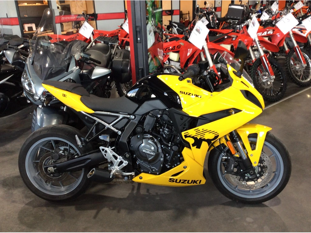 2024 Suzuki Gsx-8rm4 alt