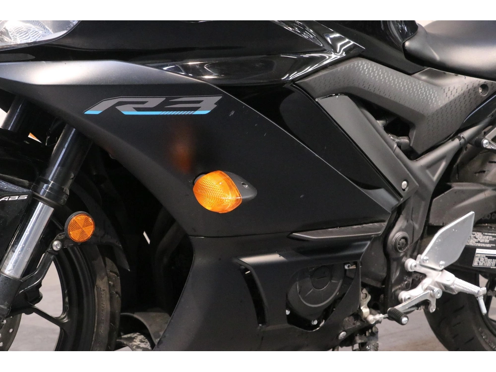 2022 Yamaha Yzf-r3 alt