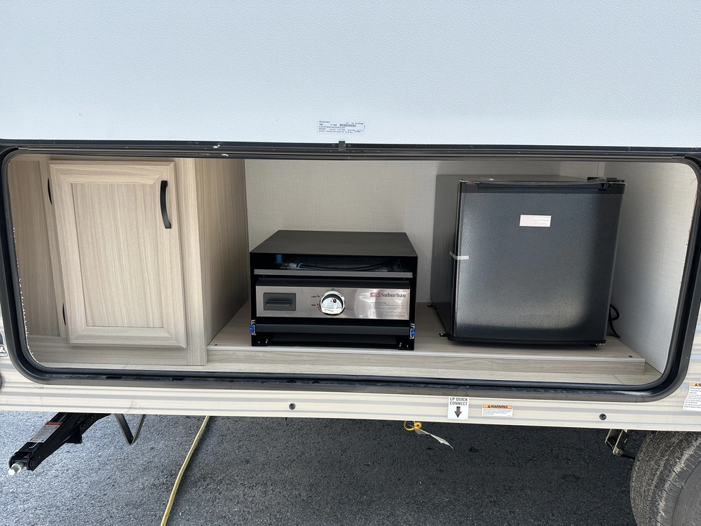 Coachmen Clipper 18dbs 2027 alt