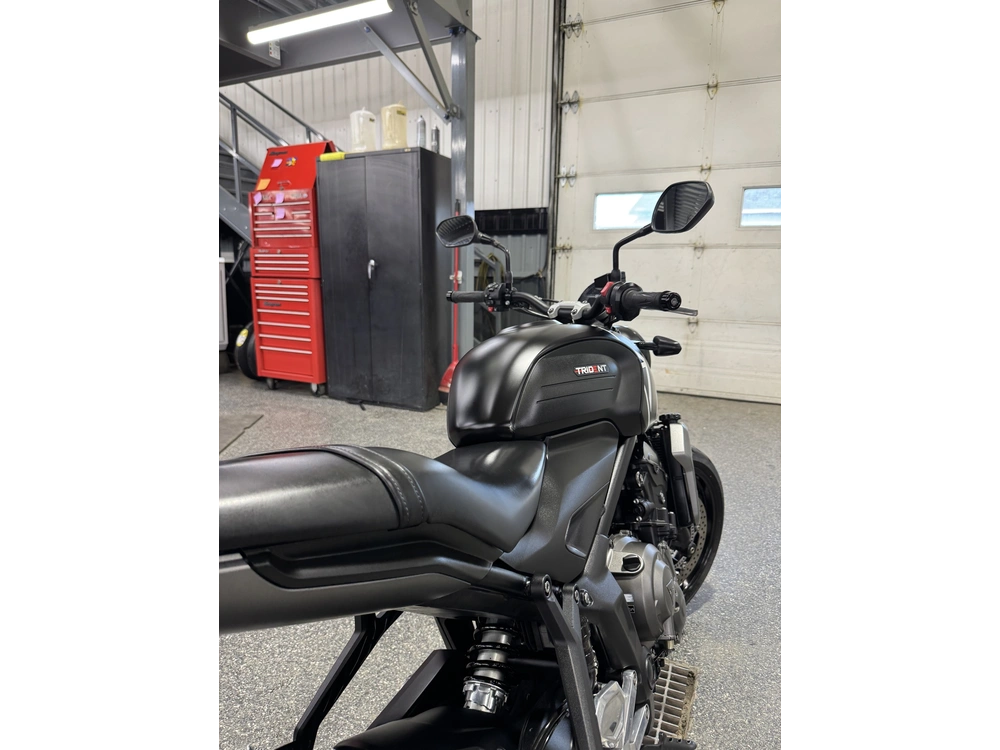2022 Triumph Trident 660 alt