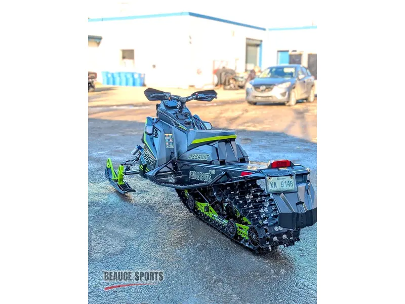 Polaris SNO-26 9R SB ASSAULT 146 SWITCHBACK 900CC DÉMO AVEC CLOUS 2026