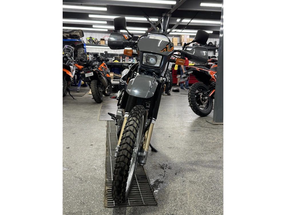 2026 Suzuki Dr650sem6 alt