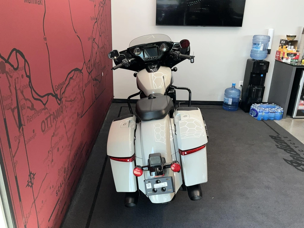 Indian Motorcycle Chieftain Powerplus Dark Horse + 112 & Ensemble Audio Powerband 2026 alt