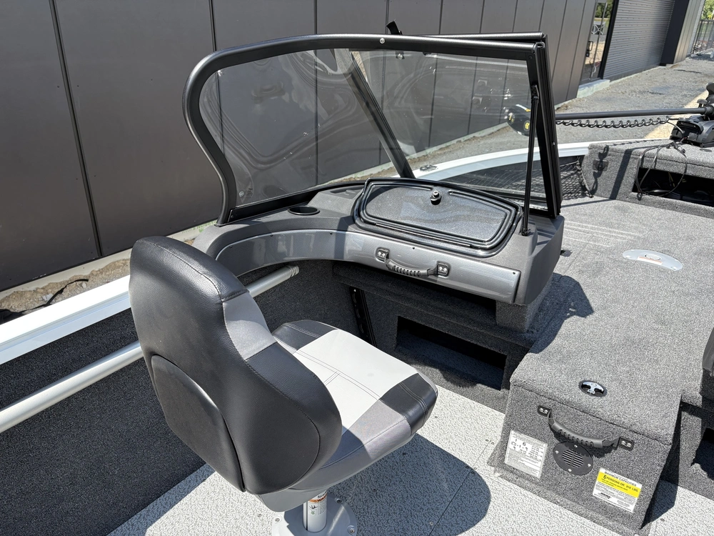 2026 Crestliner 1750 Hawk Wt Jumpseat White alt