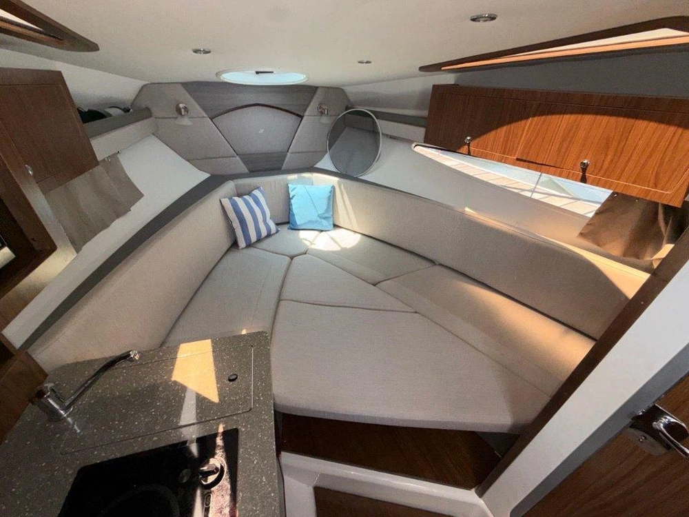 2021 Four Winns 275 Vista 6.2l/b3 alt