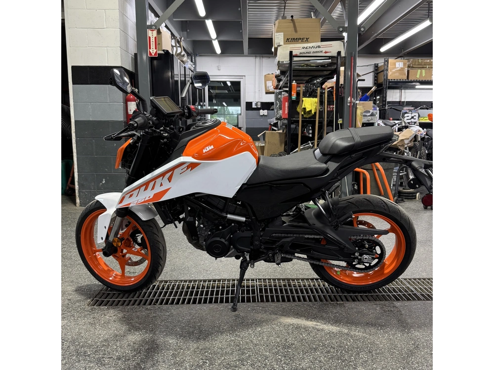 2024 Ktm 250 Duke alt