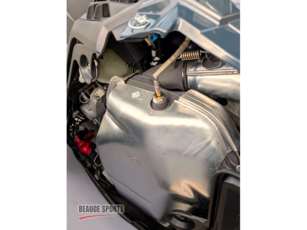 2026 Polaris Sno-26 9r Indy Xcr 137 🎯 Motoneige Performance Trail Cloutée Mint Garantie Écran 7s Suspension Pro Prête Saison 🟢 alt