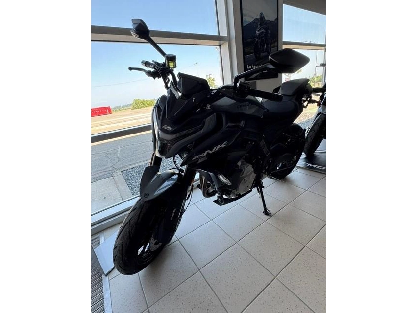 Cfmoto 675nk 2026 alt