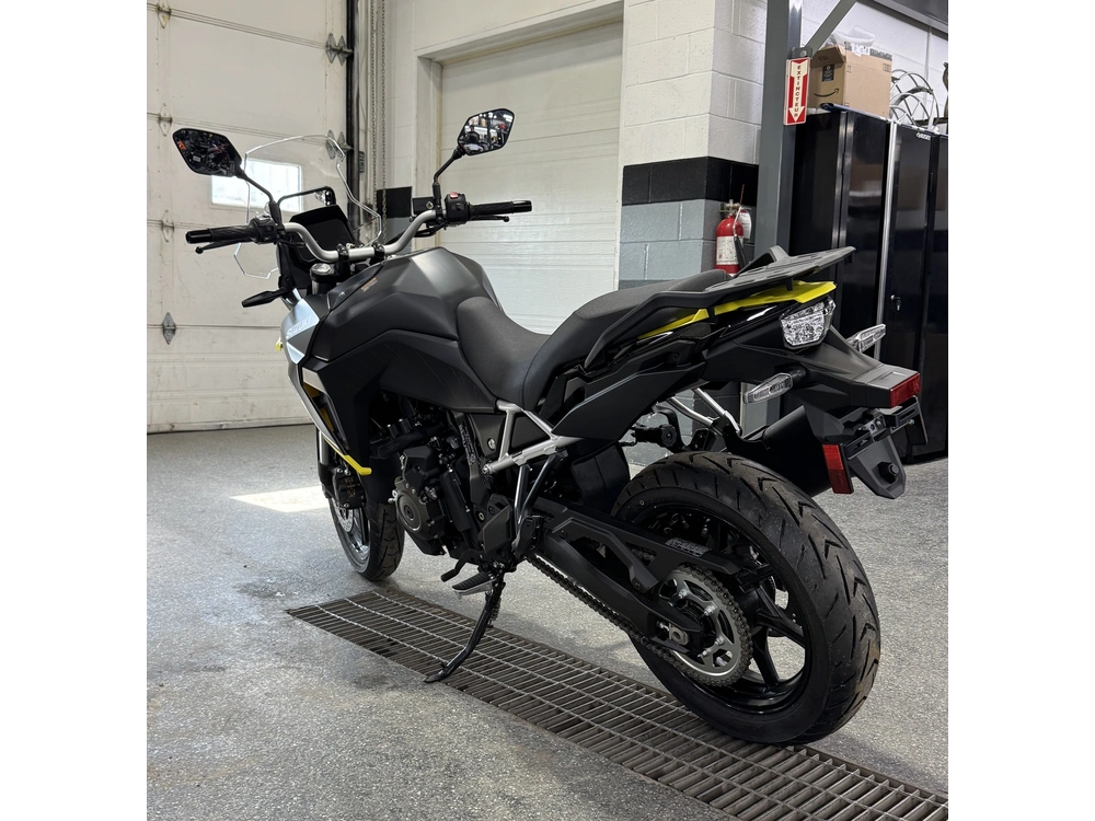 2026 Suzuki V-strom 800 alt