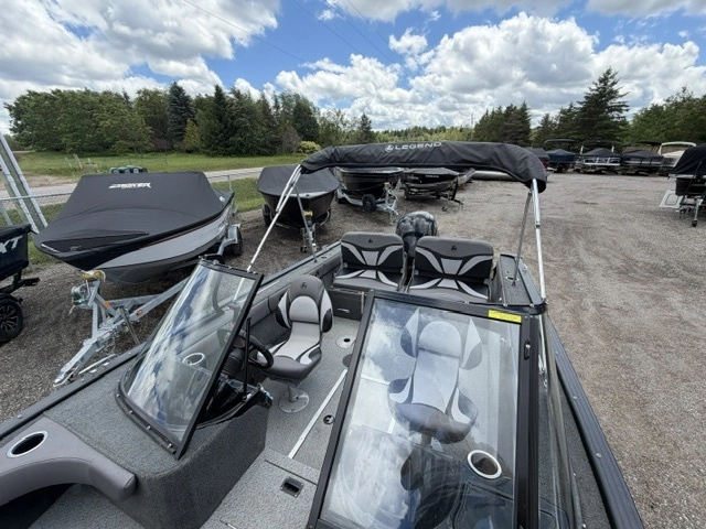 2017 Legend Boats 18 Xtr alt