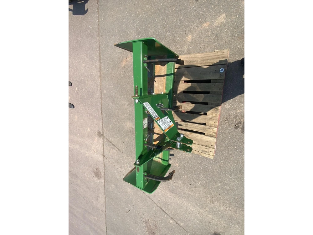 2020 John Deere 2025r alt