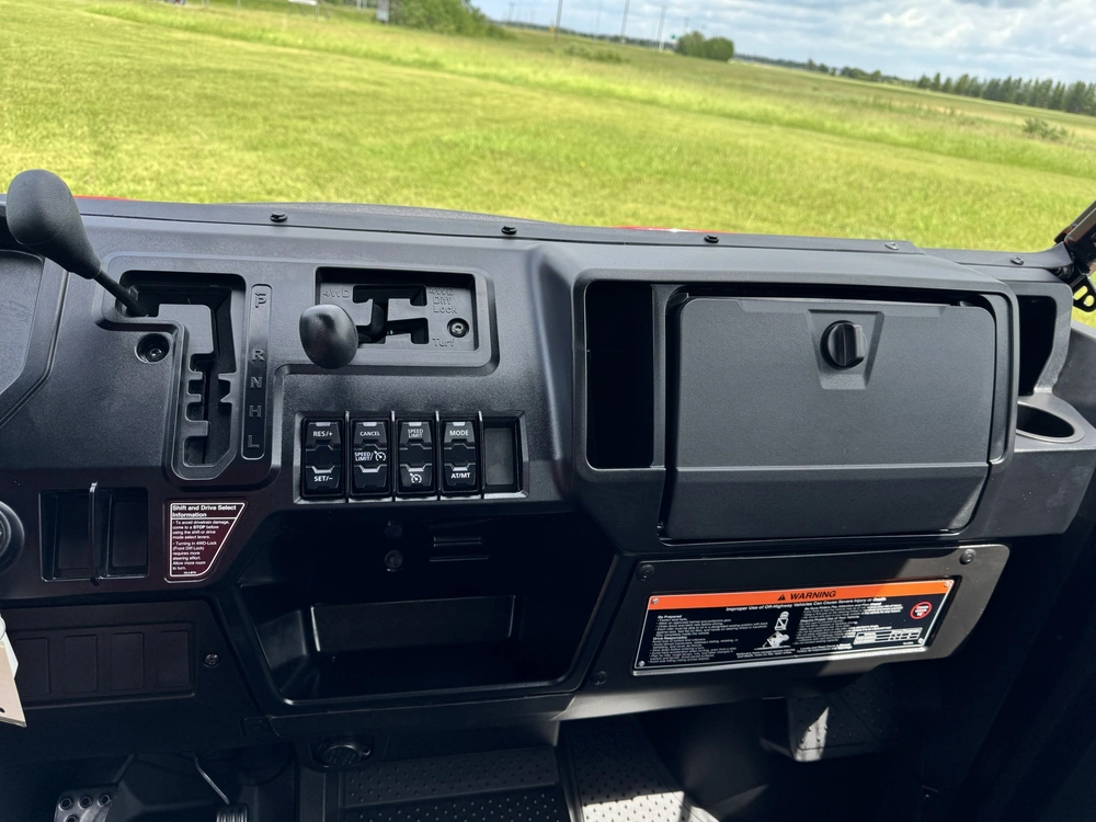 2026 Honda Pioneer 1000-5p Dlx, Red alt