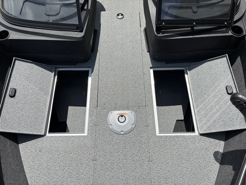 2025 Crestliner 1750 Hawk Wt Jumpseat - Gun Metal alt