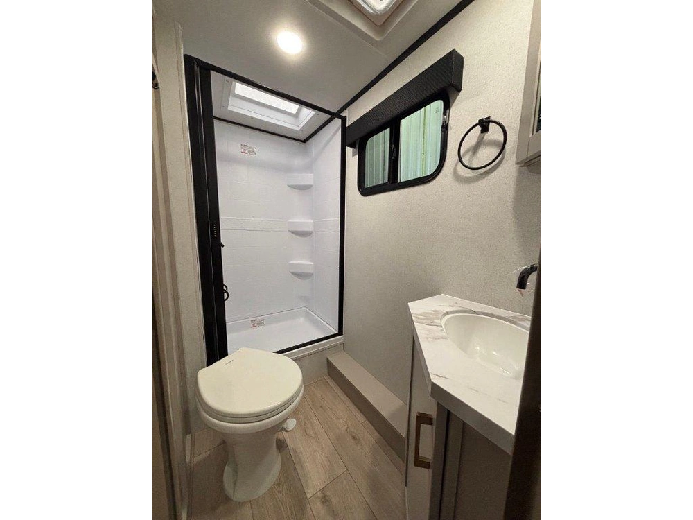 Jayco Jay Feather 25bh 2027 alt