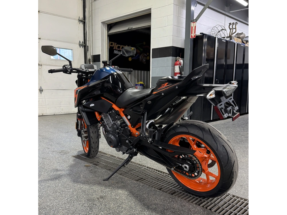 Ktm Duke 890 R 2023 alt