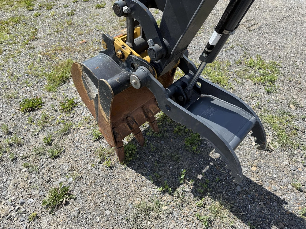 2022 John Deere 35g alt