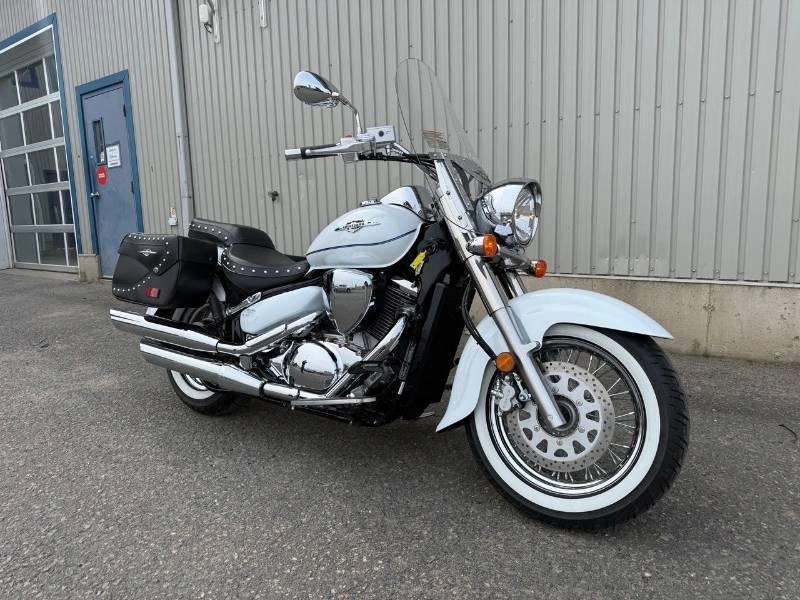 2022 Suzuki Boulevard 800 alt